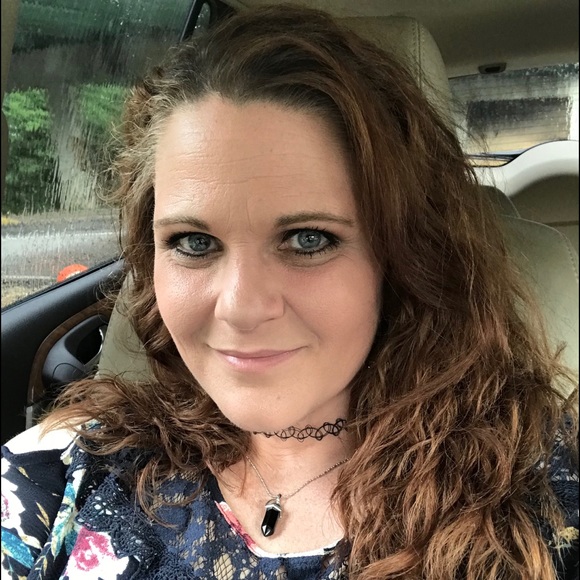 Meet your Posher, Rachel - Picture 3 of 6